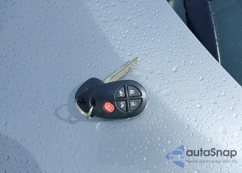 2014 Toyota Sienna Le V6 7 Passenger Auto Access Seat/Le V6 7 Passenger Mobility/Le V6 8 Passenger z USA, uszkodzony, nr VIN 5TDKK3DC0ES467867